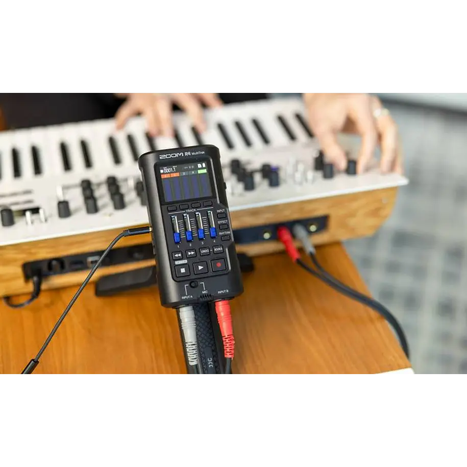 Zoom R4 Grabadora Multitrak 32bit Flotantes 12