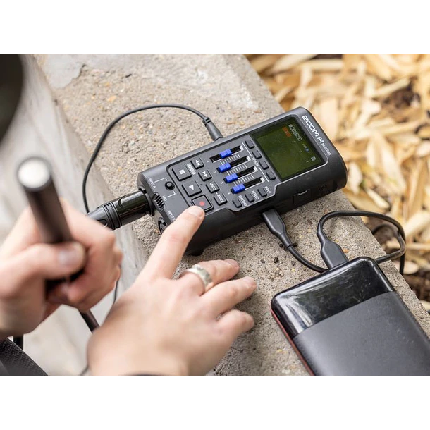 Zoom R4 Grabadora Multitrak 32bit Flotantes 14