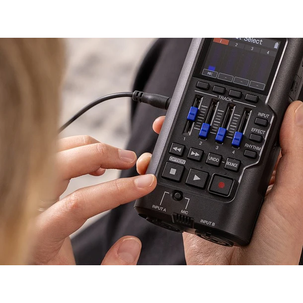 Zoom R4 Grabadora Multitrak 32bit Flotantes 17