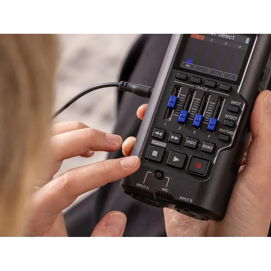Zoom R4 Grabadora Multitrak 32bit Flotantes 17