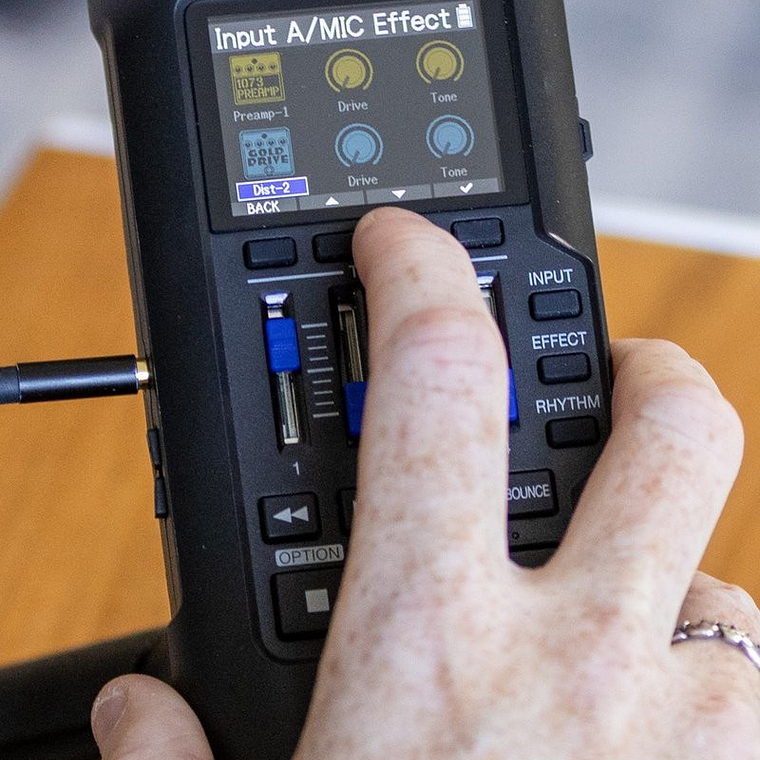 Zoom R4 Grabadora Multitrak 32bit Flotantes 22