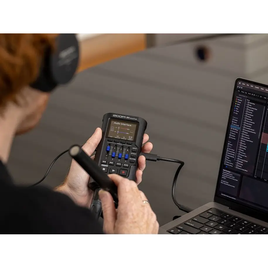 Zoom R4 Grabadora Multitrak 32bit Flotantes 23