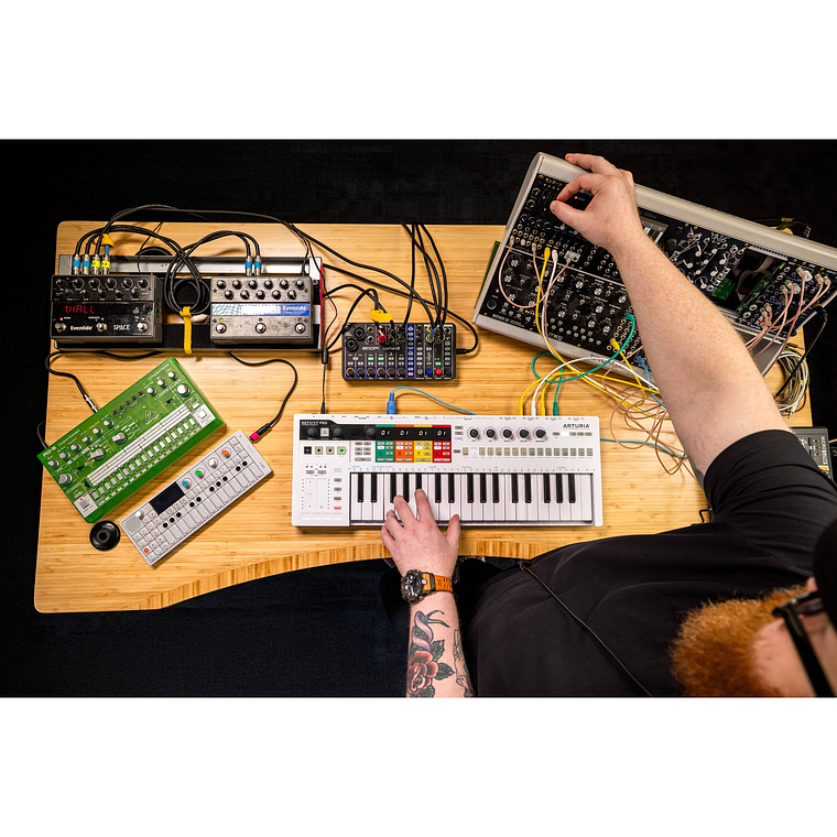 Zoom LiveTrak L-6 Mezclador Digital Portátil de 6 Canales y Grabadora Multipista  L6 11