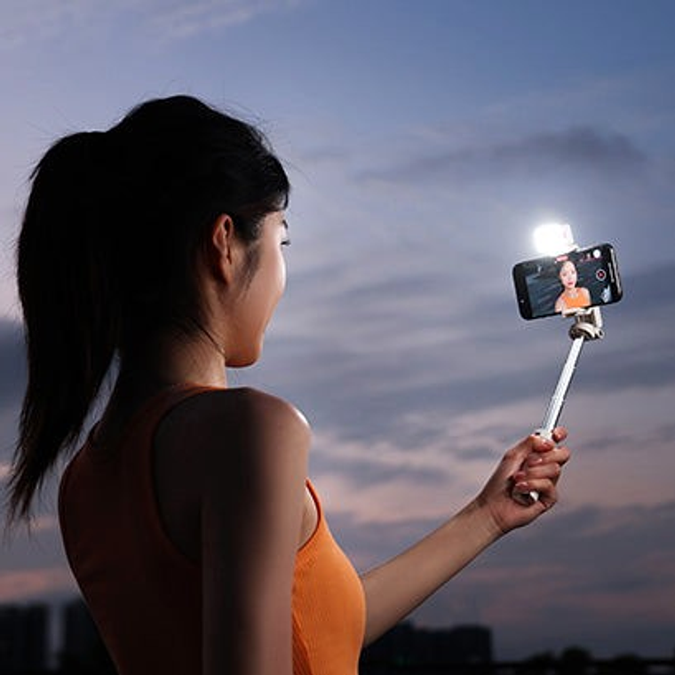 Ulanzi Small Cold Shoe Light (Black) 8