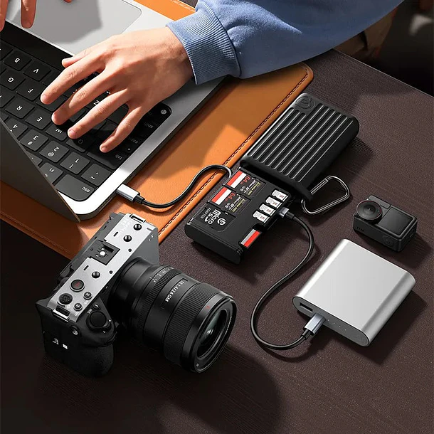 Ulanzi MCR-02 Multifunctional High-Speed Card Reader Case 12