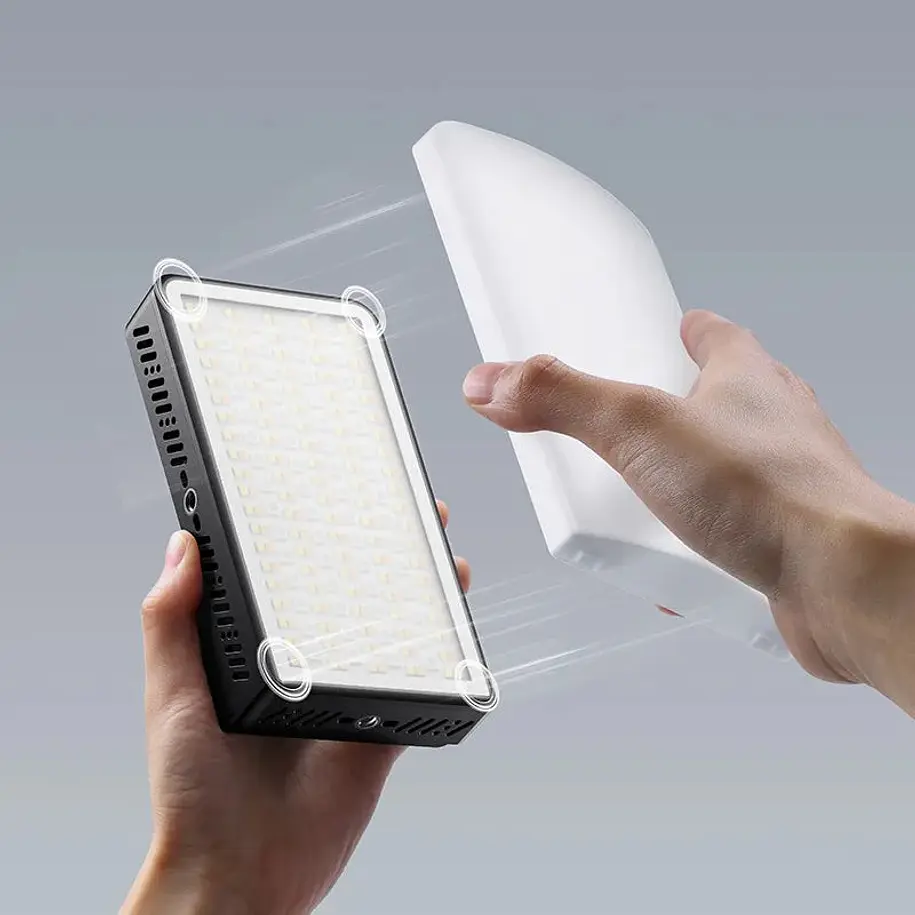 Ulanzi LM-P40RGB Portable Video Light 40W RGB 7
