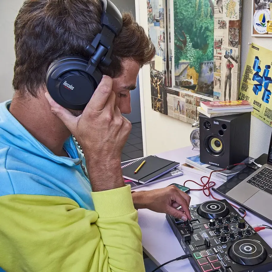 Hercules HDP DJ45 – Auriculares Cerrados para DJ 6