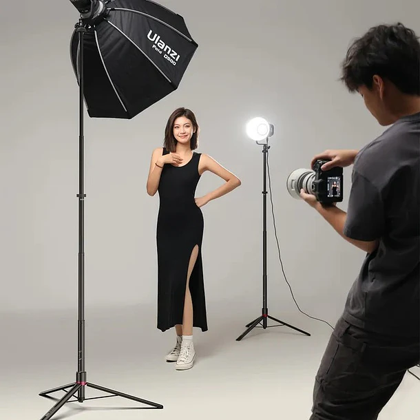 Ulanzi AT-05 2M Heavy Duty Foldable Light Stand 3