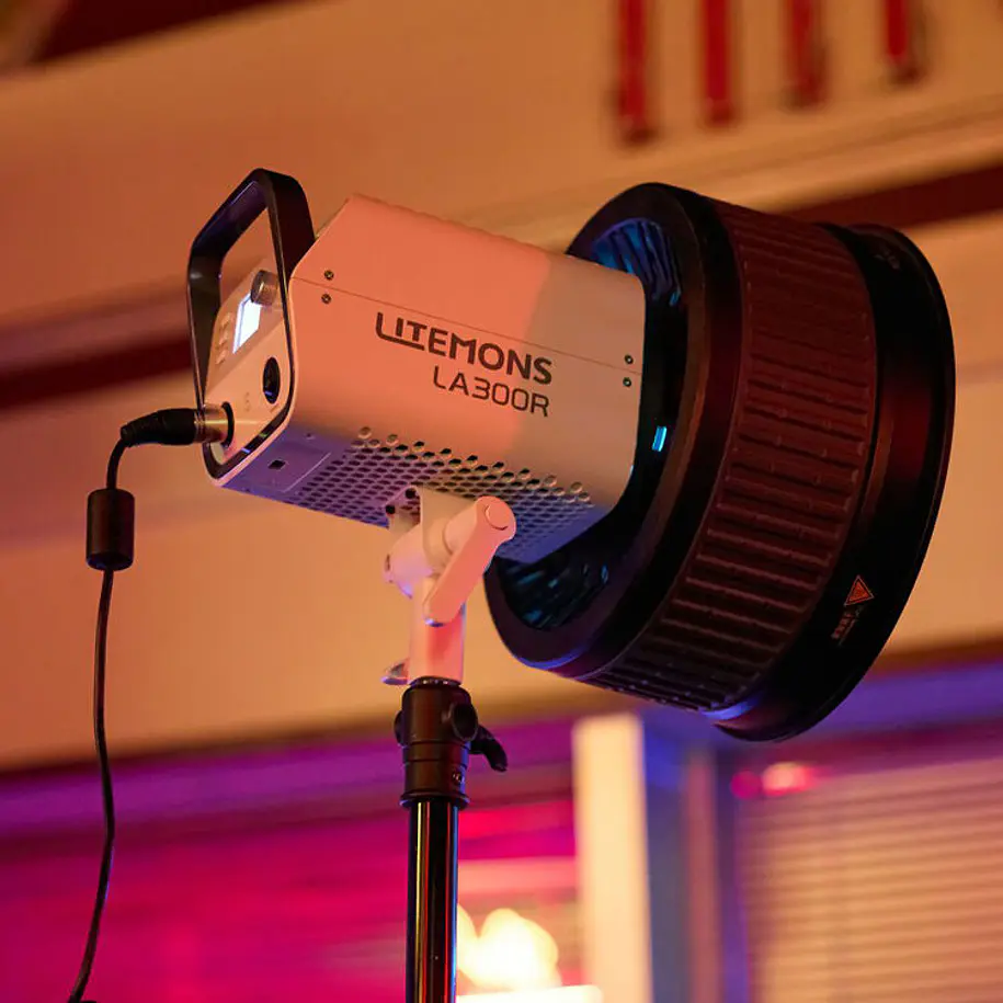 Godox Litemons LA300R RGB LED Monolight (Kit de 2 luces) 7