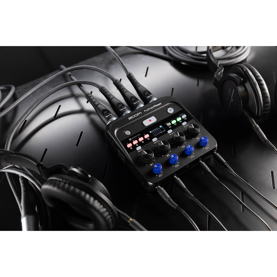 Zoom PodTrak P4next Grabadora Portátil Multitrack Podcast Recorder 15