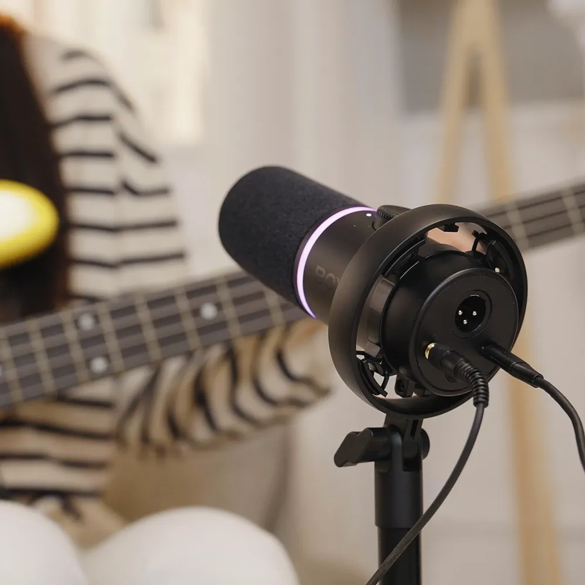 BOYA Castmic S60 Micrófono RGB Dinámico USB-C y XLR 4