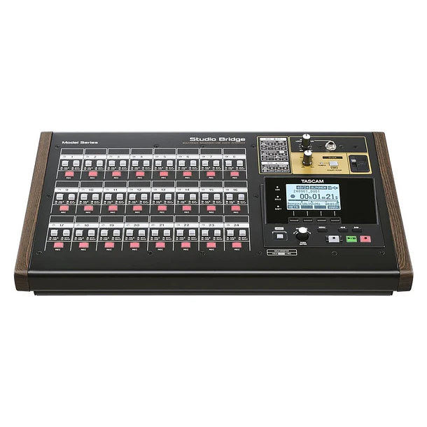 Tascam Studio Bridge - Grabador e Interfaz de audio de 24 canales 5