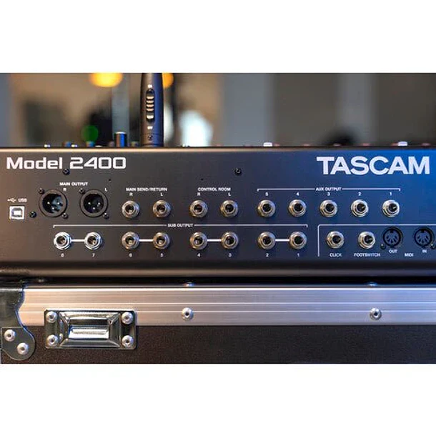 Tascam Model 2400 - Consola de grabación analógica de 24 pistas con interfaz de audio 6