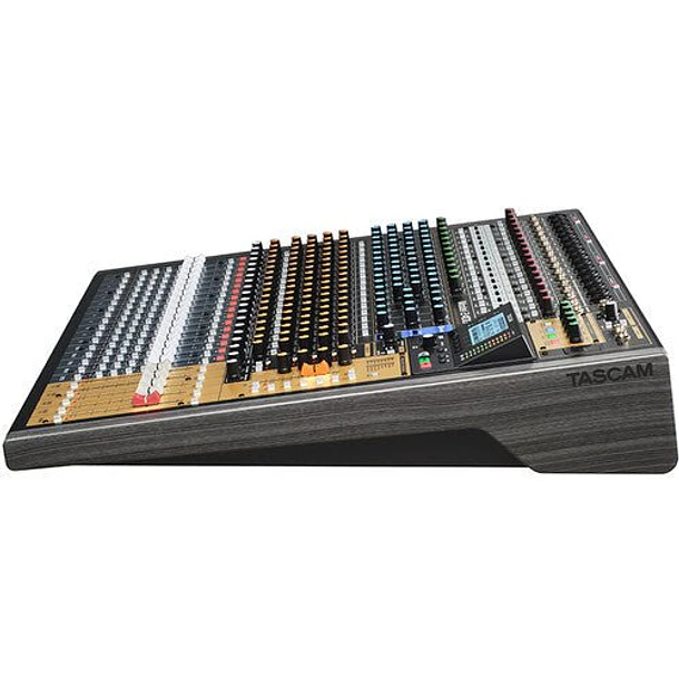 Tascam Model 2400 - Consola de grabación analógica de 24 pistas con interfaz de audio 7