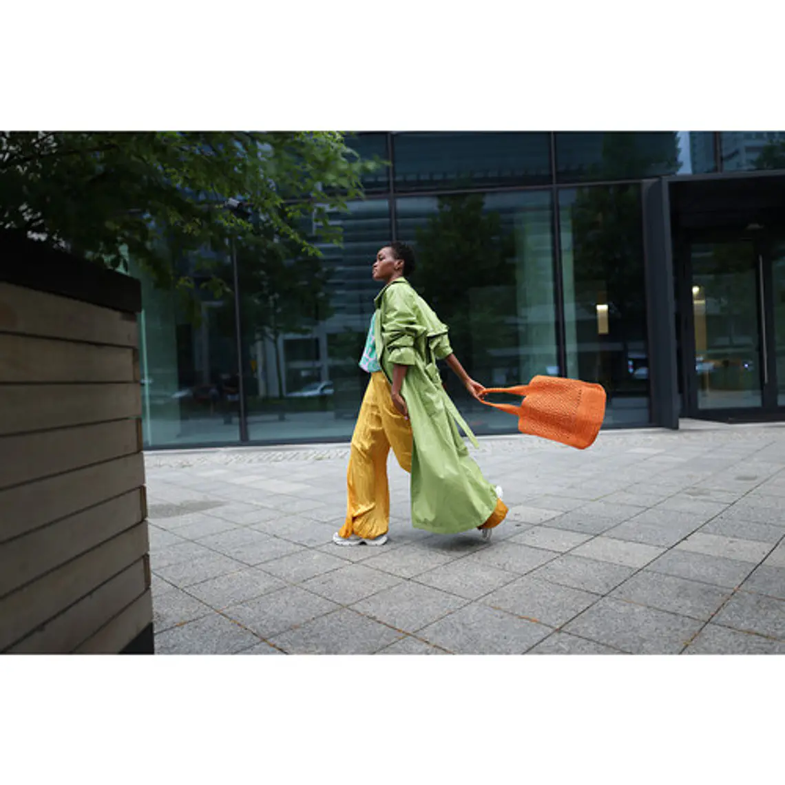 Canon  RF 24MM f/1.4L VCM  Lente Gran Angular Montura RF Full-Frame 16