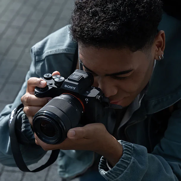 Sony A7 V Cámara Híbrida Full-Frame y Lente 28-70mm 2da Gen - ILCE-7M5M E38 22