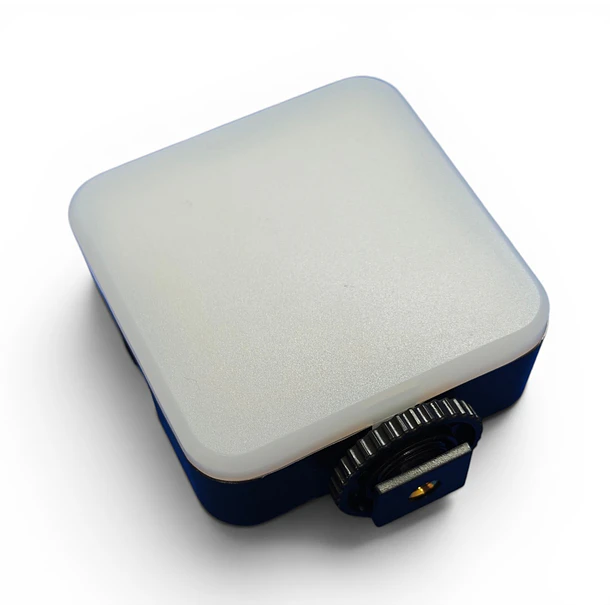 Iluminus IL-WL62-W  Luz Led Compacto Funciona Con Pilas AAA 1