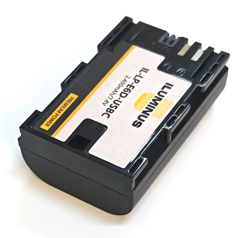 Iluminus IL-LP-E6D-USBC Batería Con Puerto Usb-C de Carga Para Cámaras Que Usan LP-E6P o LP-E6N 1