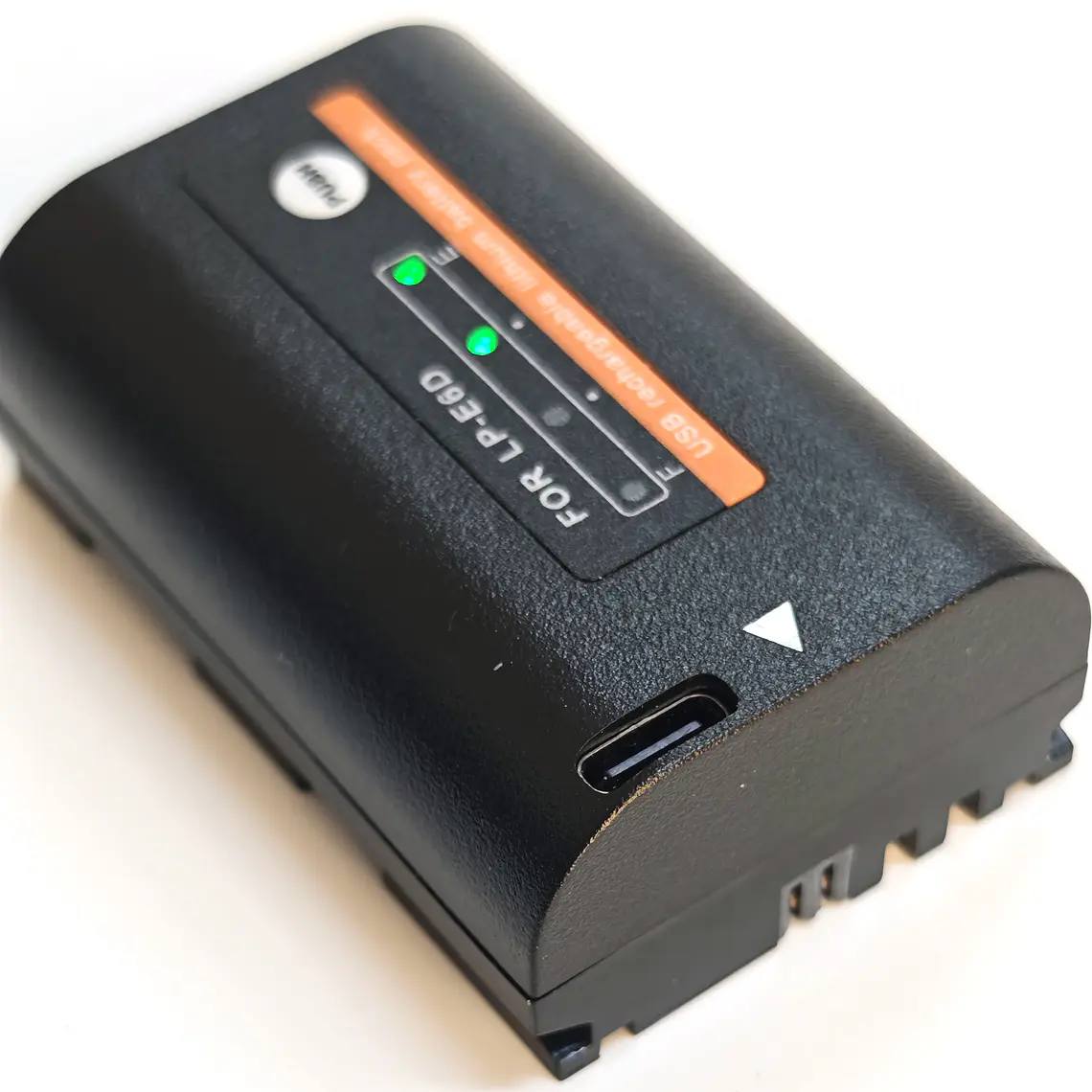 Iluminus IL-LP-E6D-USBC Batería Con Puerto Usb-C de Carga Para Cámaras Que Usan LP-E6P o LP-E6N 10
