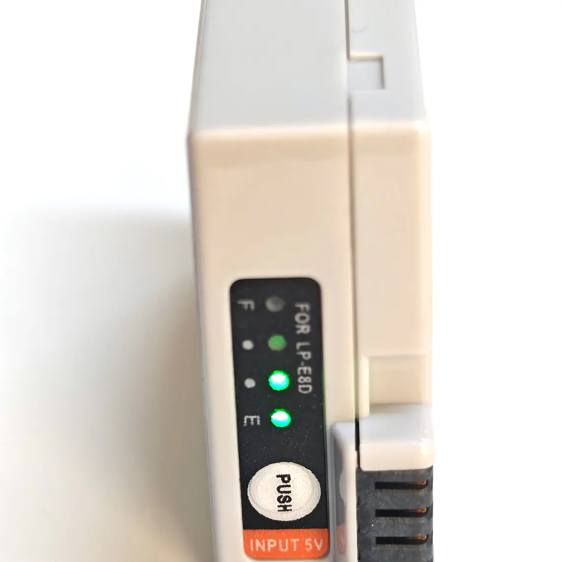 Iluminus IL-LP-E8-USBc Batería Con Puerto Usb-C de Carga Para Cámaras Que Usan LP-E8 4