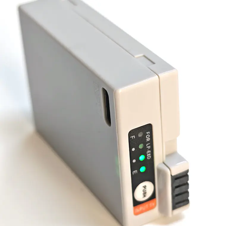 Iluminus IL-LP-E8-USBc Batería Con Puerto Usb-C de Carga Para Cámaras Que Usan LP-E8 5