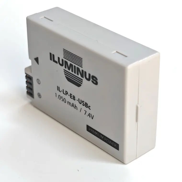 Iluminus IL-LP-E8-USBc Batería Con Puerto Usb-C de Carga Para Cámaras Que Usan LP-E8 12