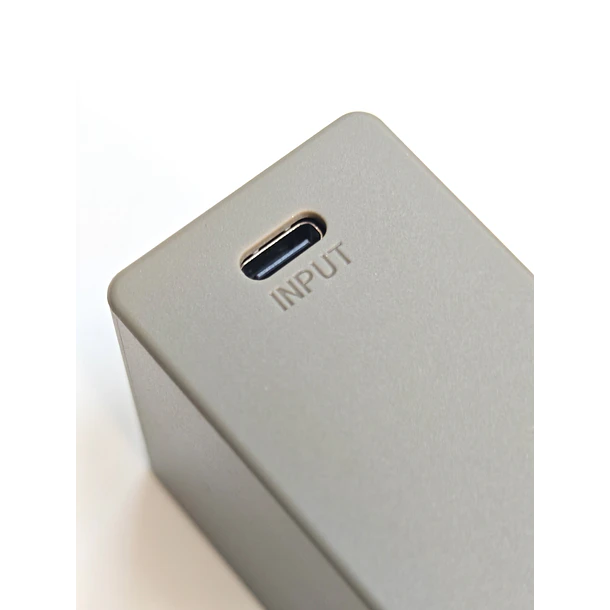 Iluminus IL-NP-FV100A-USBc Batería Con Puerto Usb-C de Carga y Salida USB Para Cámaras Que Usan NP-FV100A 3