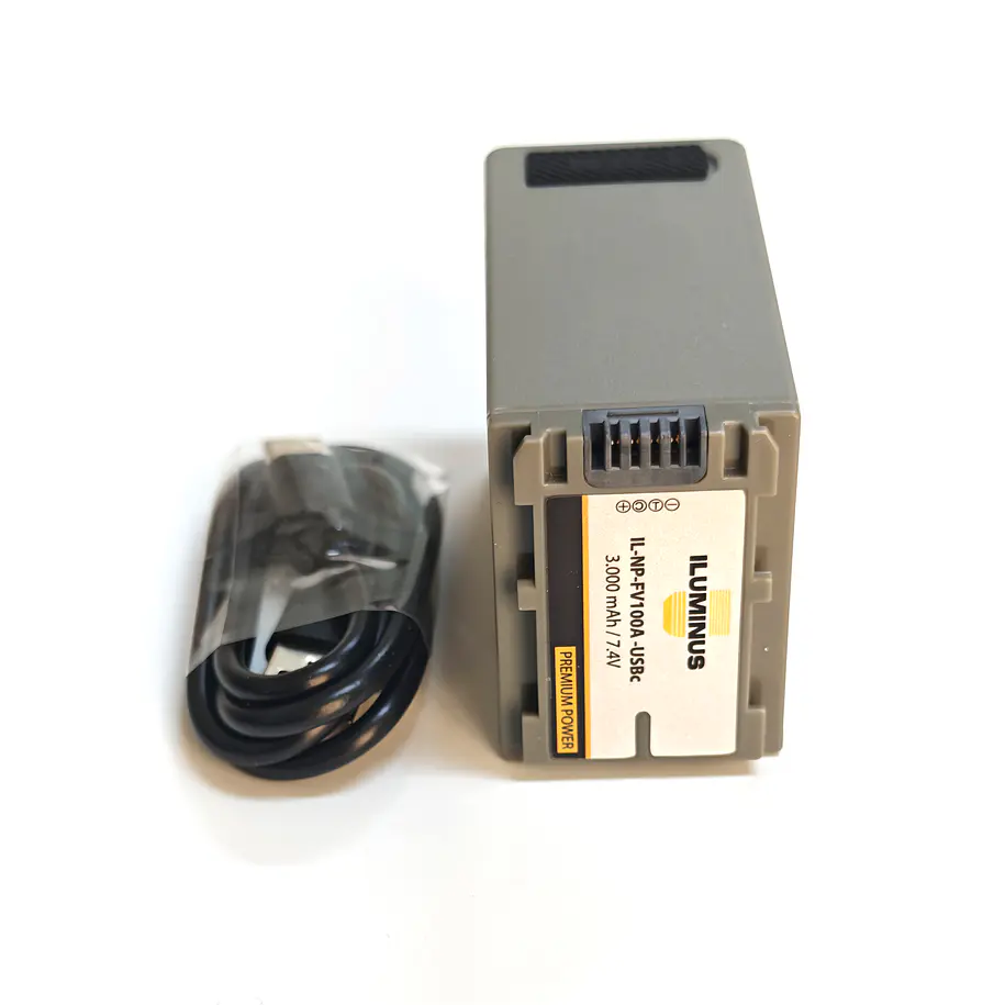Iluminus IL-NP-FV100A-USBc Batería Con Puerto Usb-C de Carga y Salida USB Para Cámaras Que Usan NP-FV100A 1