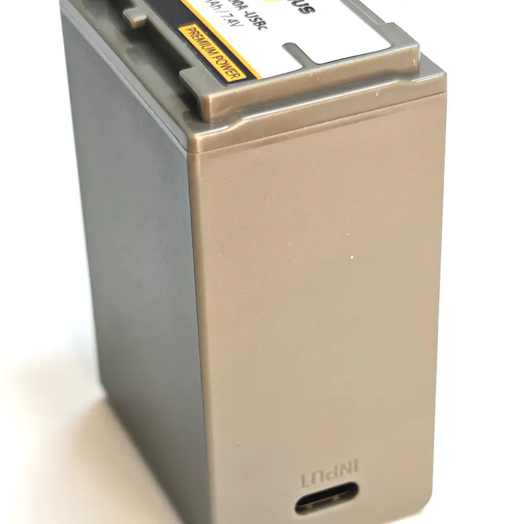 Iluminus IL-NP-FV100A-USBc Batería Con Puerto Usb-C de Carga y Salida USB Para Cámaras Que Usan NP-FV100A 9