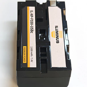 Iluminus IL-NP-F550-USB-C Batería Con Puerto de Carga Para Cámaras y Luces Que Usan Baterías NP-F550 / NP-F570