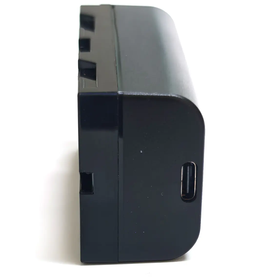 Iluminus IL-NP-F550-USB-C Batería Con Puerto de Carga Para Cámaras y Luces Que Usan Baterías NP-F550 / NP-F570 5