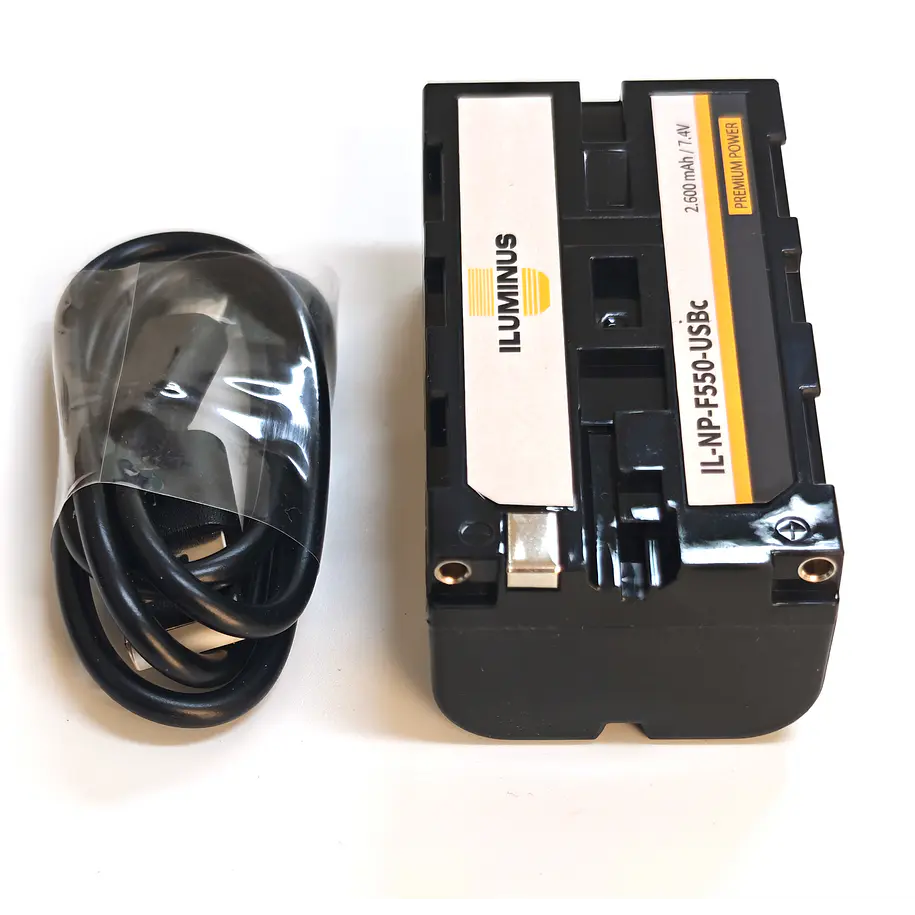 Iluminus IL-NP-F550-USB-C Batería Con Puerto de Carga Para Cámaras y Luces Que Usan Baterías NP-F550 / NP-F570 6