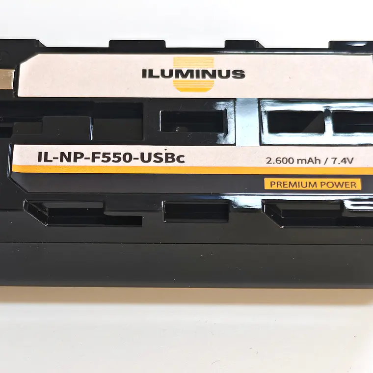 Iluminus IL-NP-F550-USB-C Batería Con Puerto de Carga Para Cámaras y Luces Que Usan Baterías NP-F550 / NP-F570 7