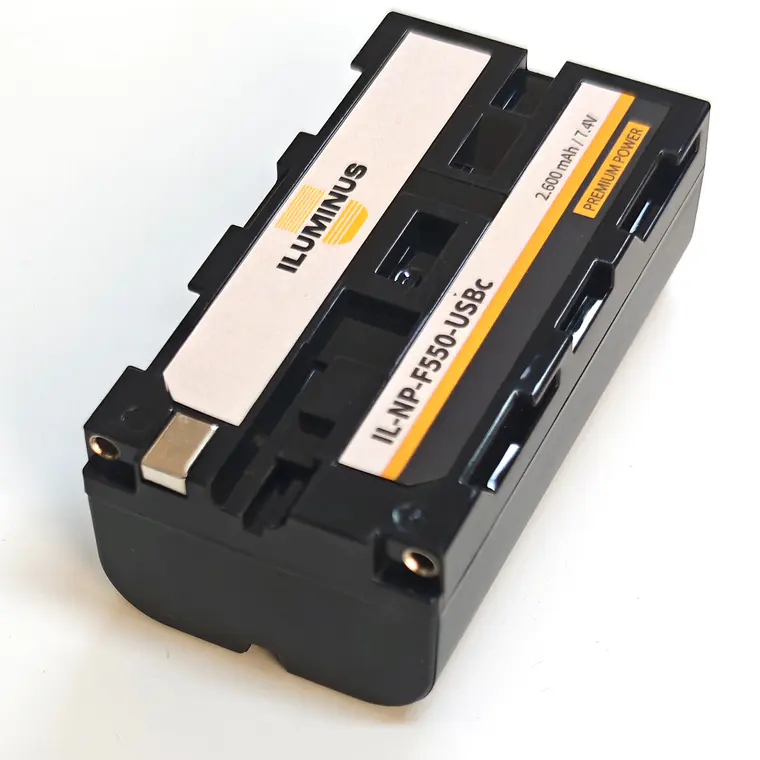 Iluminus IL-NP-F550-USB-C Batería Con Puerto de Carga Para Cámaras y Luces Que Usan Baterías NP-F550 / NP-F570 8