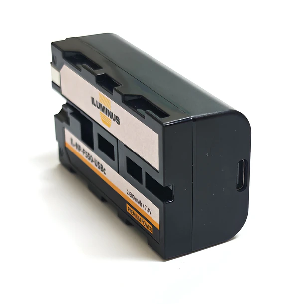Iluminus IL-NP-F550-USB-C Batería Con Puerto de Carga Para Cámaras y Luces Que Usan Baterías NP-F550 / NP-F570 1