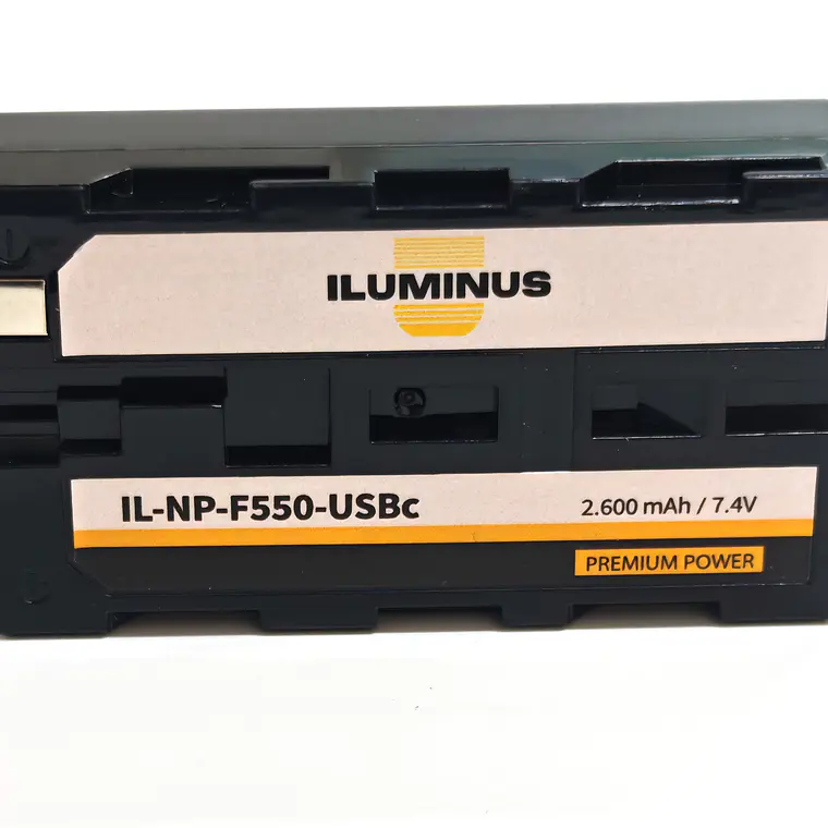 Iluminus IL-NP-F550-USB-C Batería Con Puerto de Carga Para Cámaras y Luces Que Usan Baterías NP-F550 / NP-F570 17