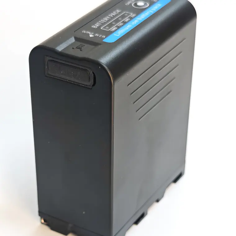 Iluminus NP-F990 Batería Para Cámaras y Luces Led Con Indicador de Carga 4