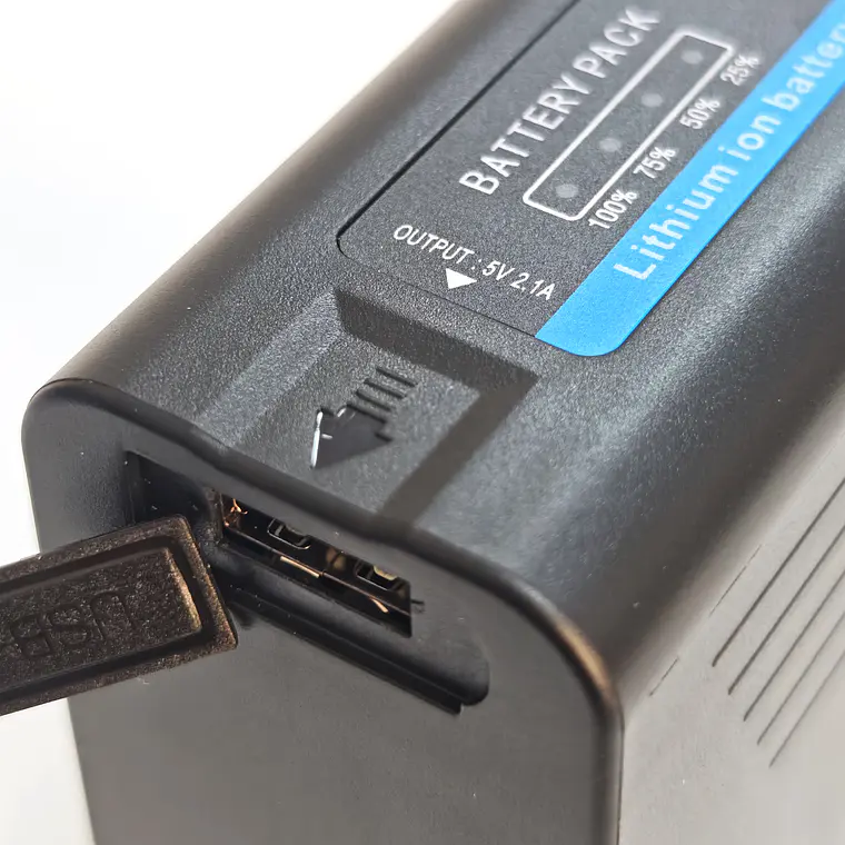 Iluminus NP-F990 Batería Para Cámaras y Luces Led Con Indicador de Carga 9