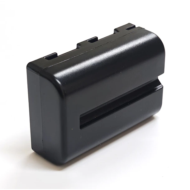 Bateria Iluminus IL-NP-FM500H para câmeras Sony que utilizam a bateria NP-FM500. 3