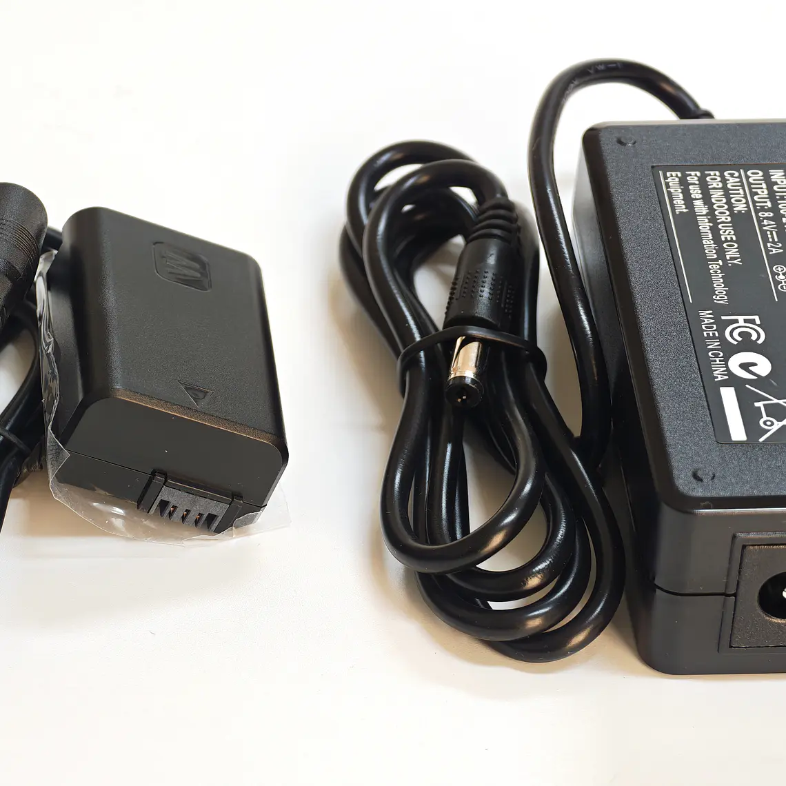 Iluminus IL-AC-FW50 Adaptador de Corriente Para Cámaras Que Usan Batería NP-FW50 4