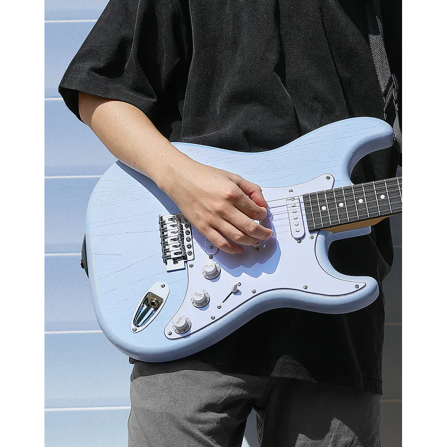 Donner DST-80 Kit Guitarra Eléctrica Stratocaster con Amplificador Recargable 5W Sonic Blue EC6958 7