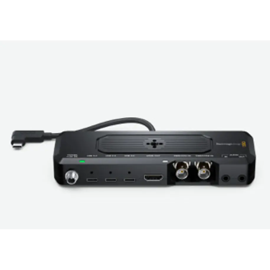 Blackmagic Design Camera ProDock Dock Profesional para iPhone 17 Pro con Genlock, Timecode y Salida HDMI CINTDOCKPRO 2