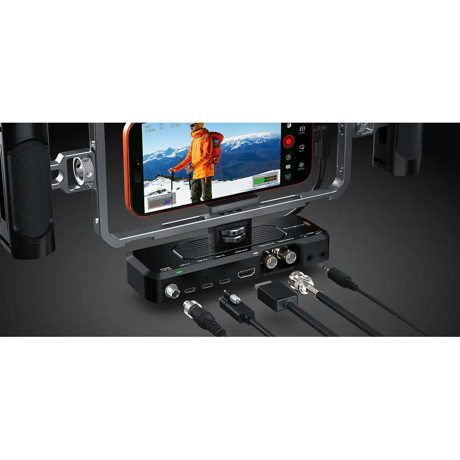 Blackmagic Design Camera ProDock Dock Profesional para iPhone 17 Pro con Genlock, Timecode y Salida HDMI CINTDOCKPRO 3