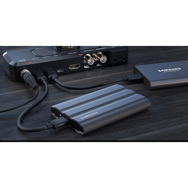 Blackmagic Design Camera ProDock Dock Profesional para iPhone 17 Pro con Genlock, Timecode y Salida HDMI CINTDOCKPRO 8