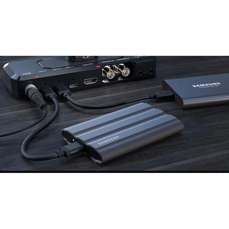 Blackmagic Design Camera ProDock Dock Profesional para iPhone 17 Pro con Genlock, Timecode y Salida HDMI CINTDOCKPRO 8