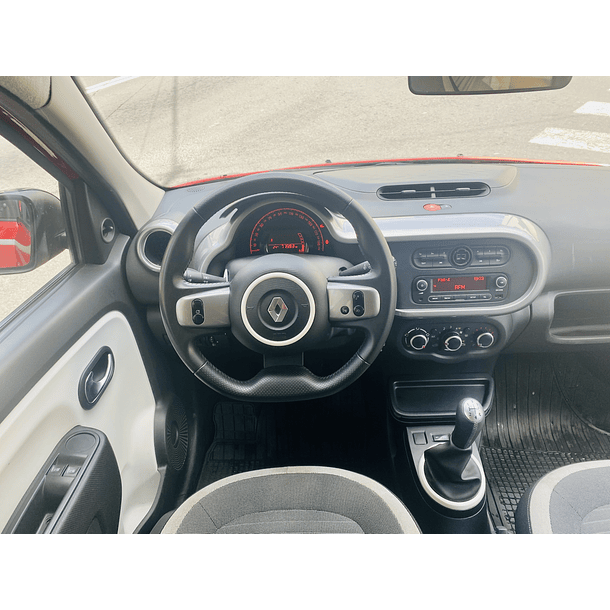 RENAULT TWINGO 1.0 LIMITED ANO 2018 6