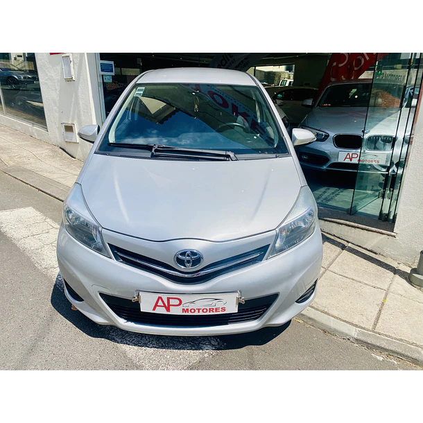 TOYOTA YARIS 1.4 D4D 90CV CX 6 ANO 2012 2