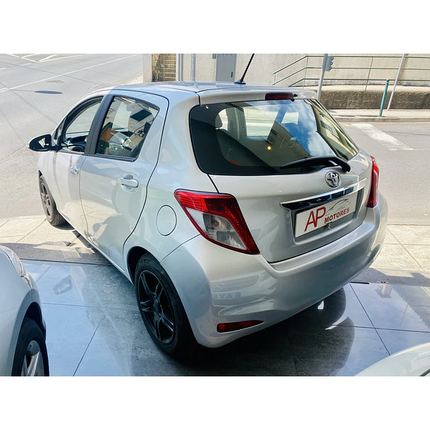 TOYOTA YARIS 1.4 D4D 90CV CX 6 ANO 2012 4