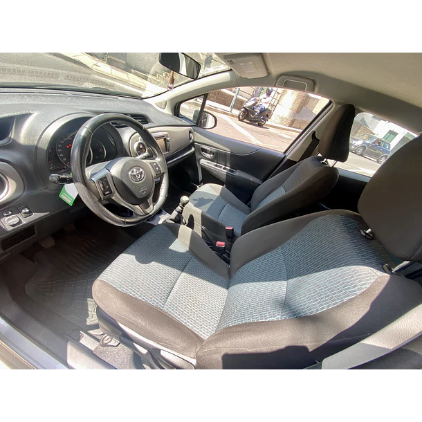 TOYOTA YARIS 1.4 D4D 90CV CX 6 ANO 2012 8