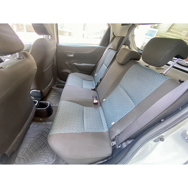 TOYOTA YARIS 1.4 D4D 90CV CX 6 ANO 2012 9